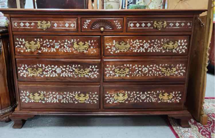 'Taylor Made' 9 Drawer Wood Dresser