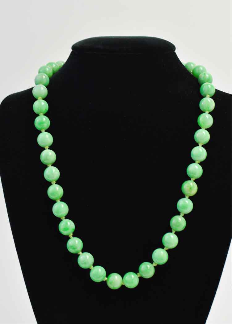 Vtg. Green Jadite Sterling silver Necklace