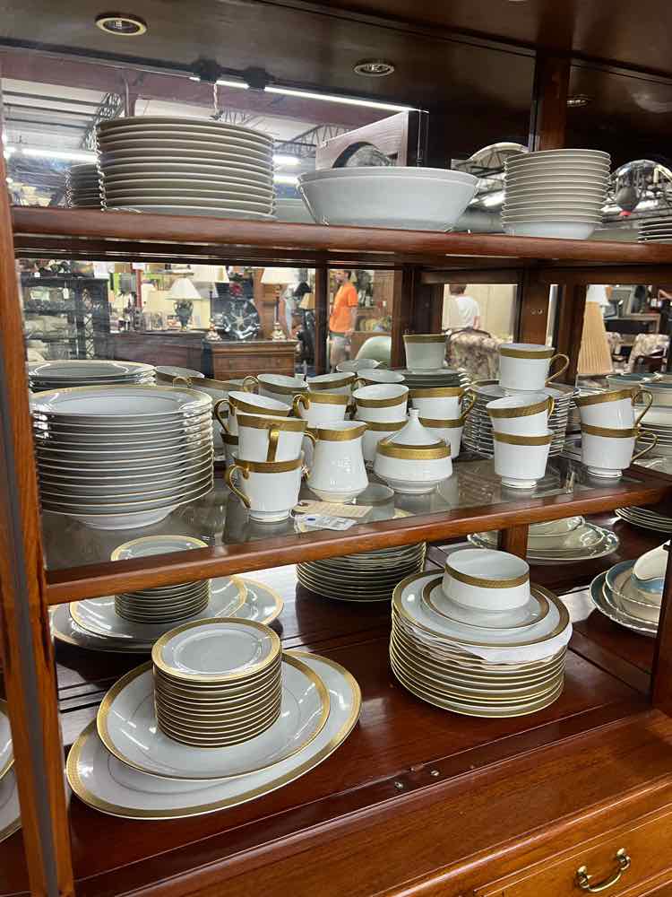 Mikasa Dishware