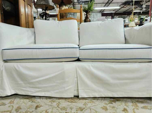 White Rob & Stucky Slip Cover Sattee