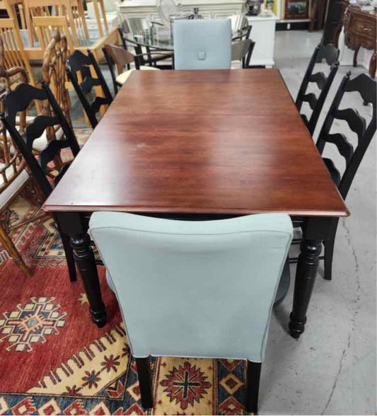 Table w/6 Chairs and Leaf