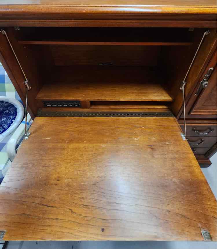 Thomasville Desk Unit