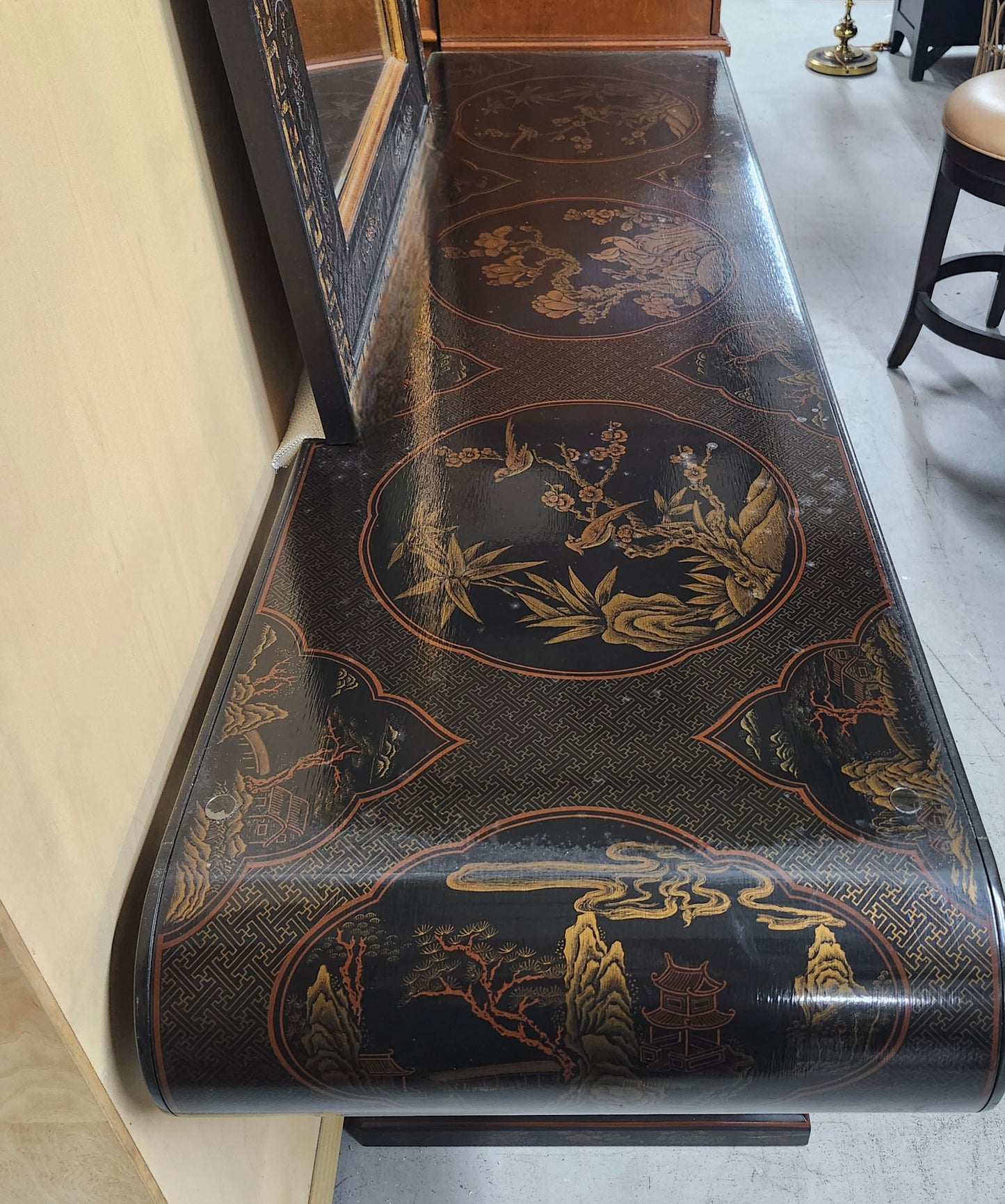 Baker Gold/Black Mirror w/Entry Table