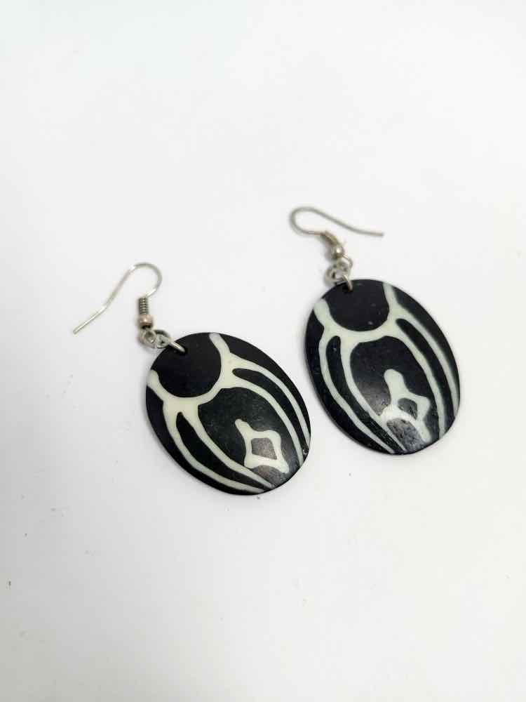 Batik Bone-look Earrings