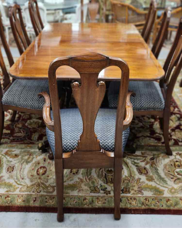Dining Table with 8 Chairs