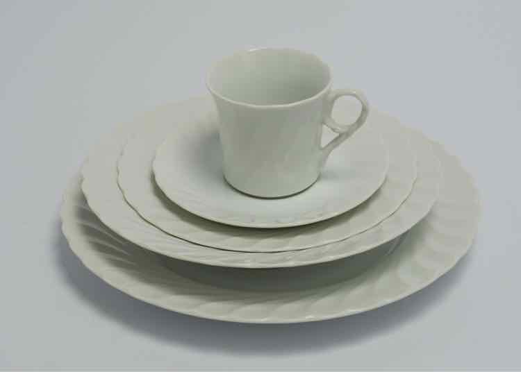 Savoir Virre French Swirl Dishes