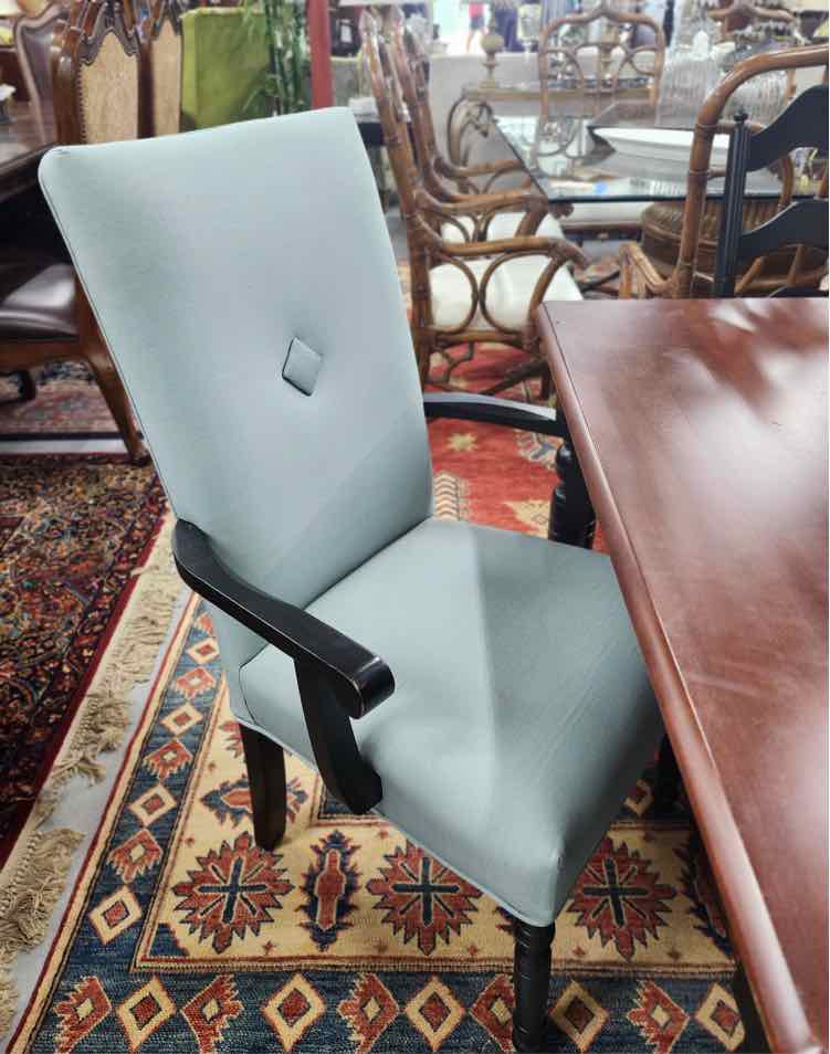 Table w/6 Chairs and Leaf