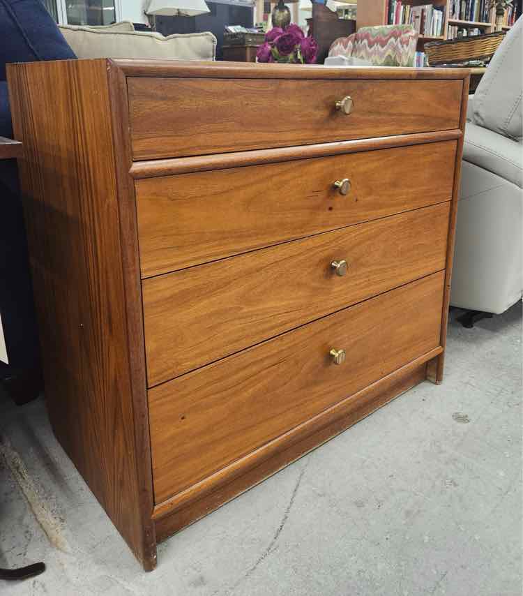 Pair of Drexel Heritage Nightstands