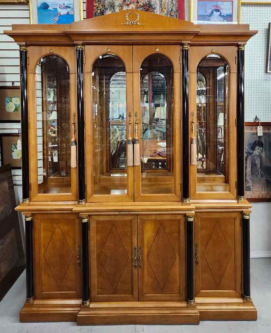 2pc Thomasville Hutch