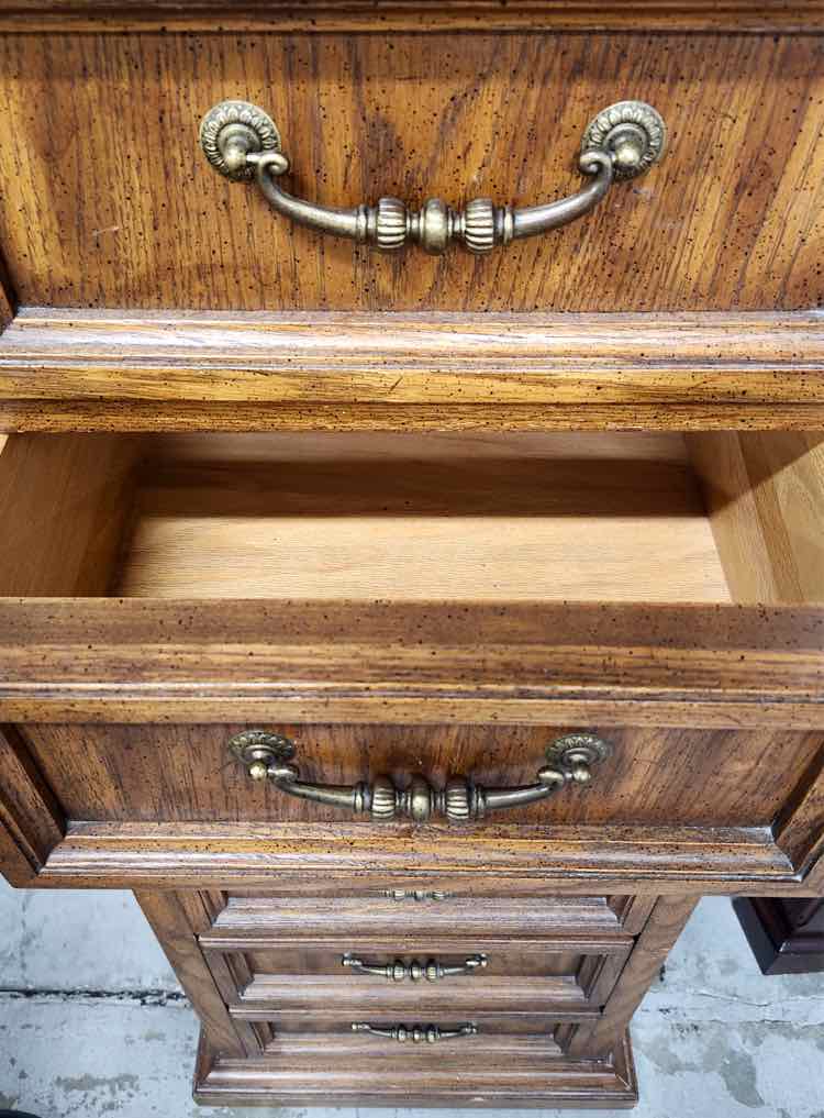 Lingerie Chest w/Mirror