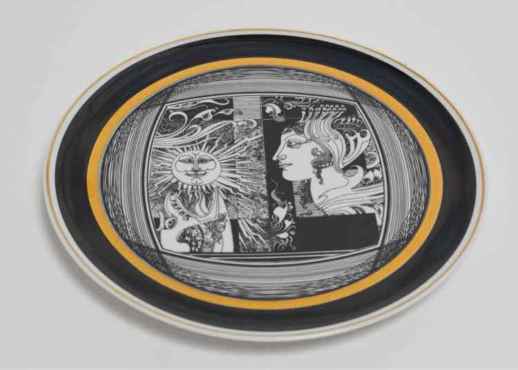 Hollohaza Hungary Decorative Plate w/ 21K gold trim