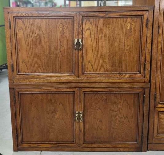 Pair of Thomasville Nightstands