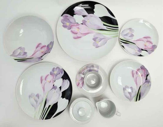 Mikasa Fine Porcelain Rouge Tulip Dinner Set