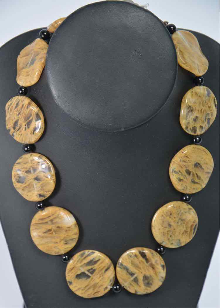 Vtg. Stone Necklace