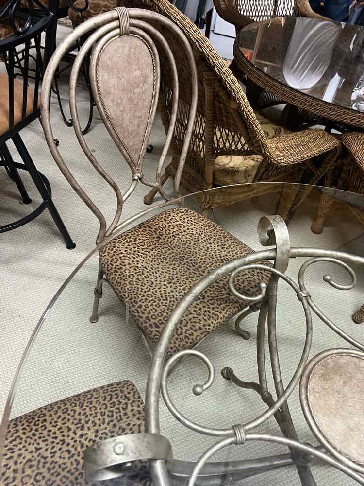 Antique Wrought Iron Round w/4 Leopard Chairs