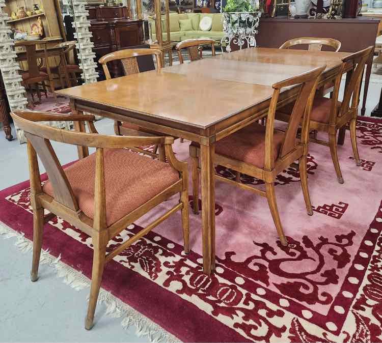 Table & Chairs