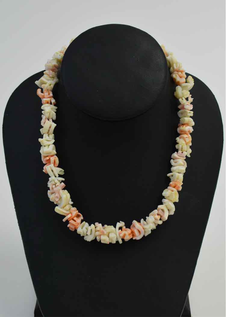 Vtg.Core Shell Necklace and Bracelet