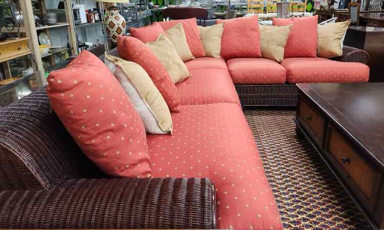Rattan Sectional Couch w/Sleeper