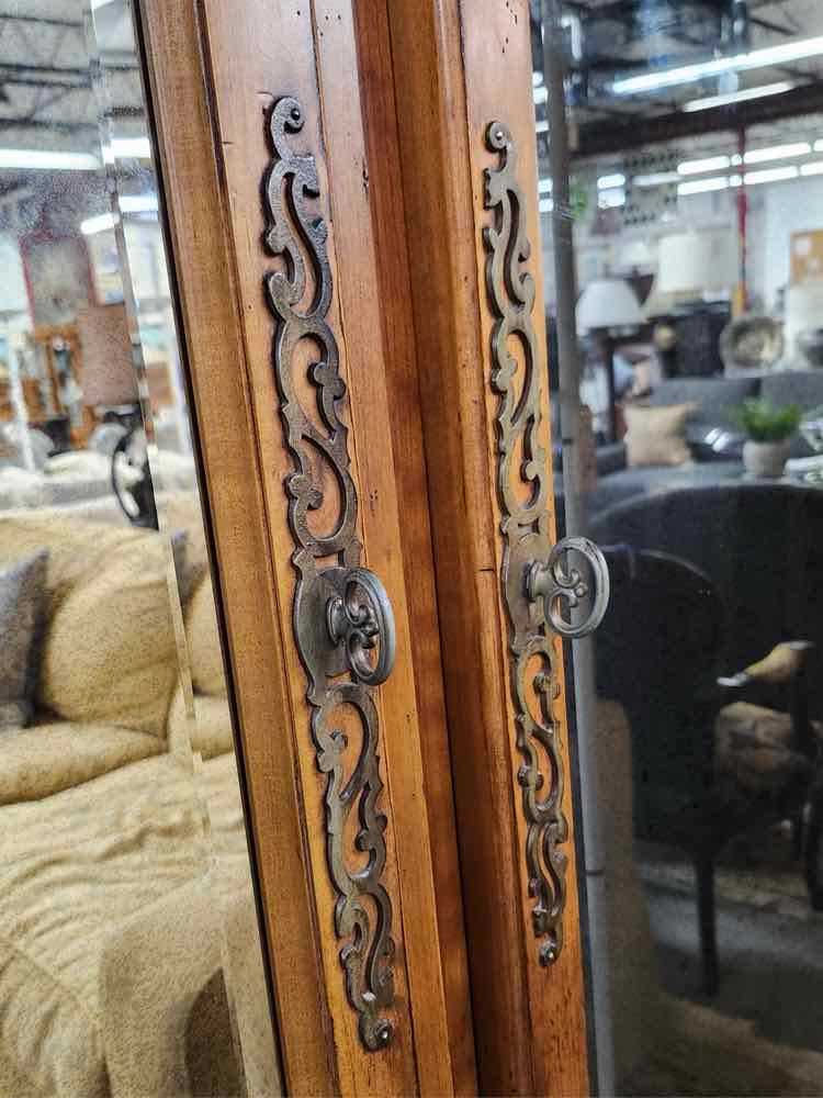 2pc Mirrored Armoire w/Shelves