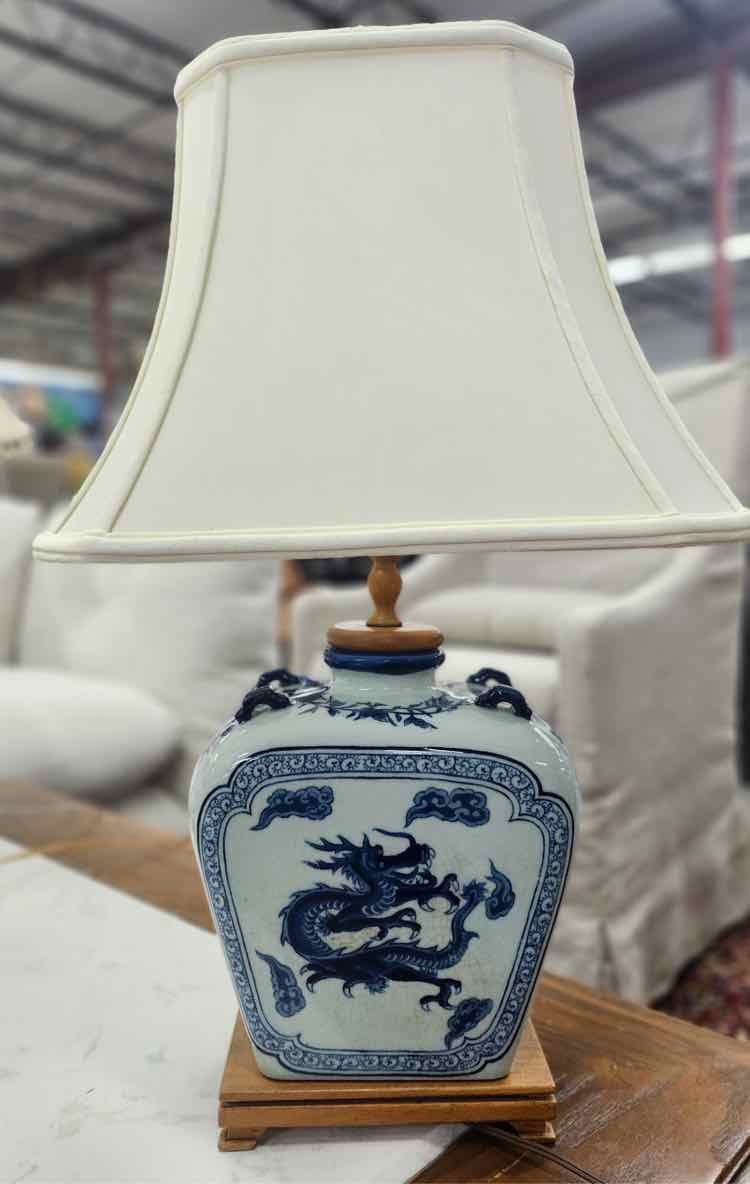 Dragon Motif Lamp