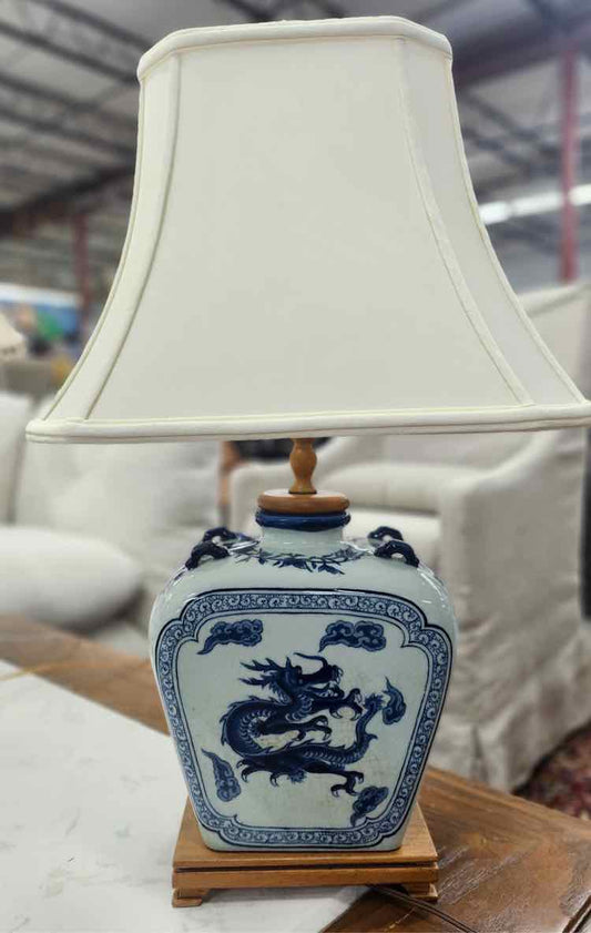 Dragon Motif Lamp