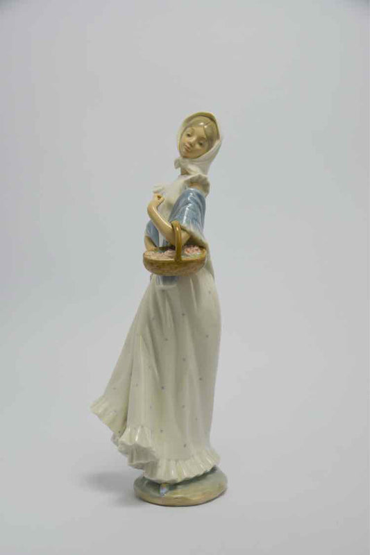 Lladro Figurine