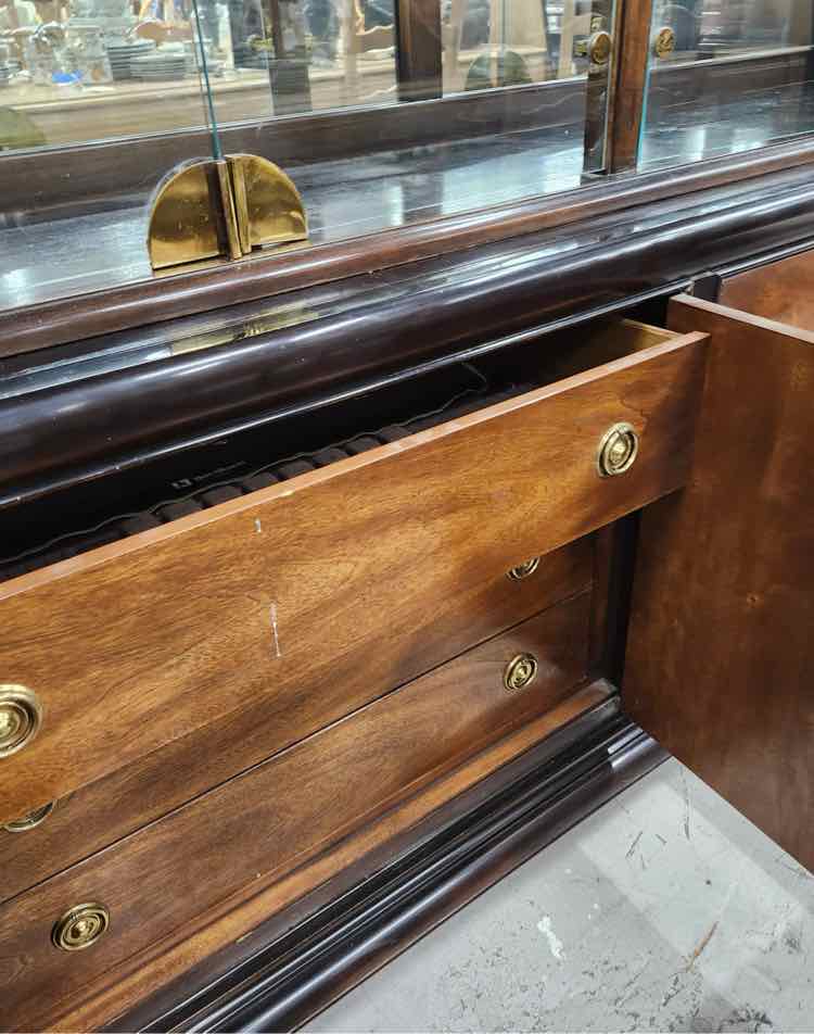 Bernhardt 2pc Hutch