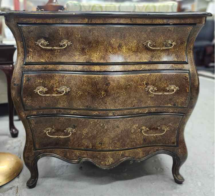 3 Drawer Chest w/Glass