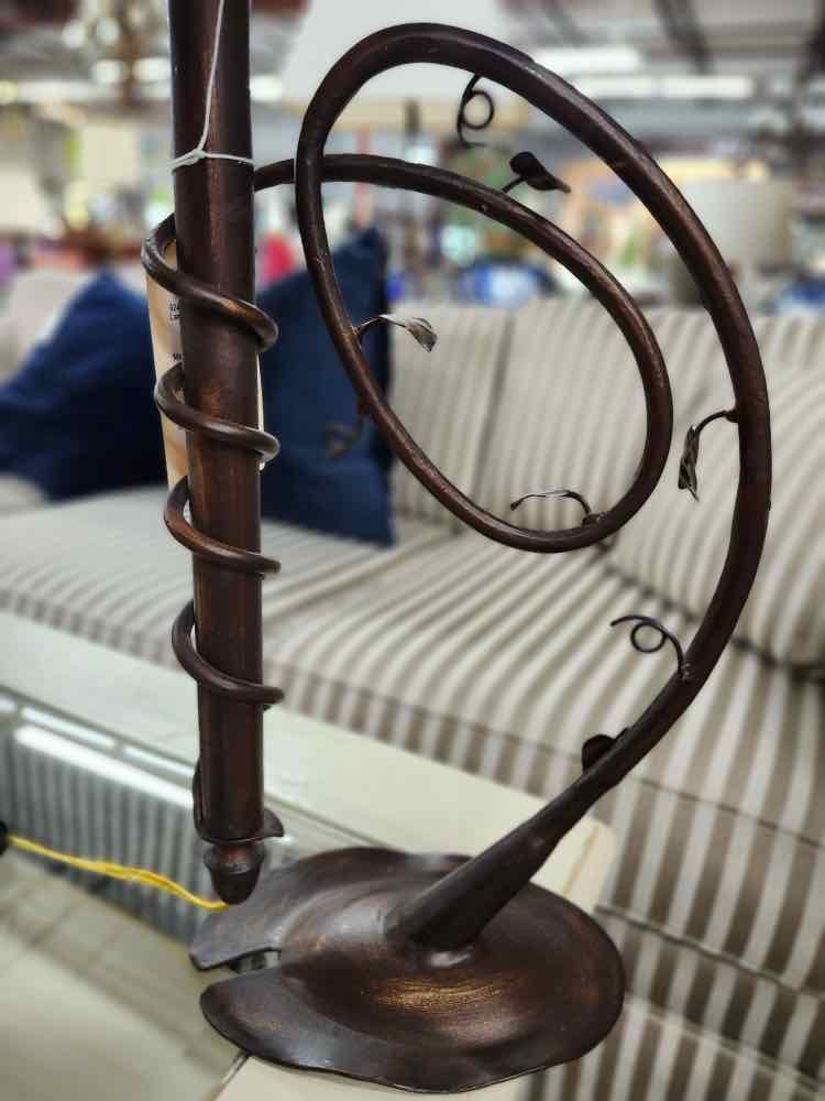 Metal Leaf Lamp