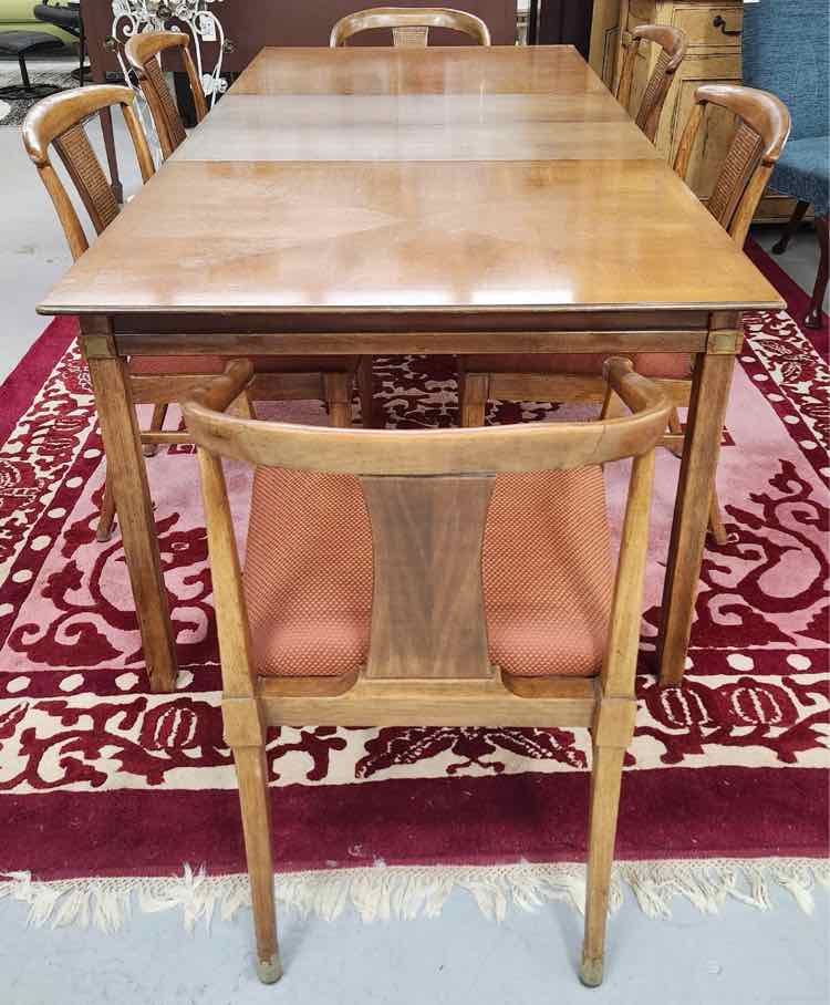 Table & Chairs