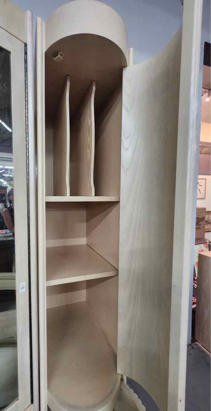 China Hutch/ Cabinet