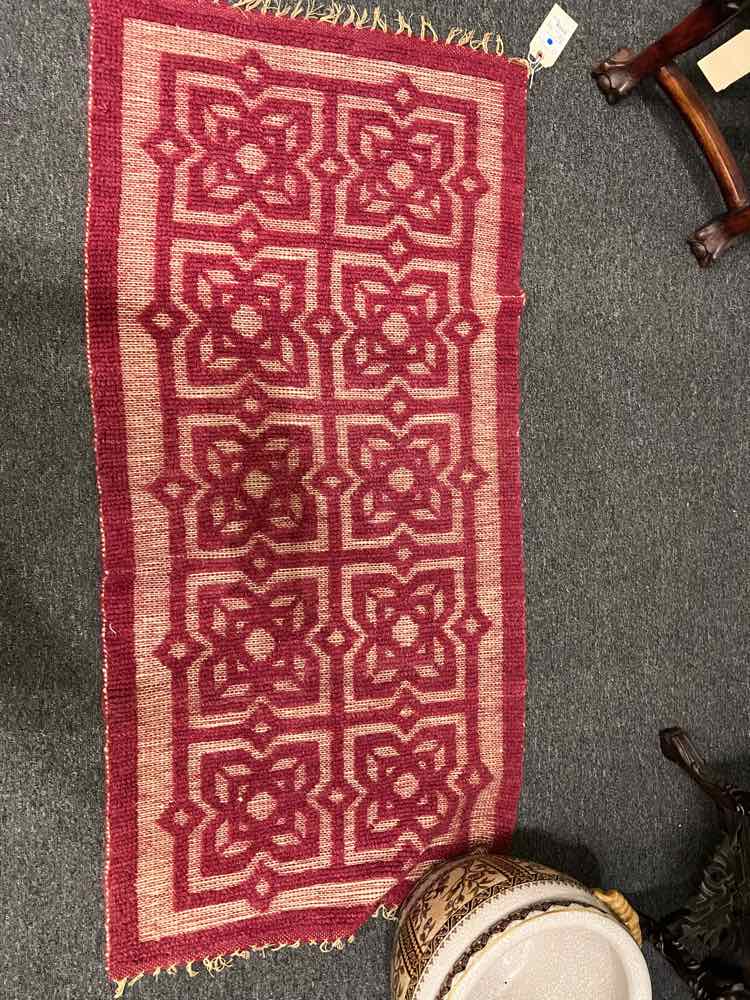 Crimson/Cream Medallion Rug