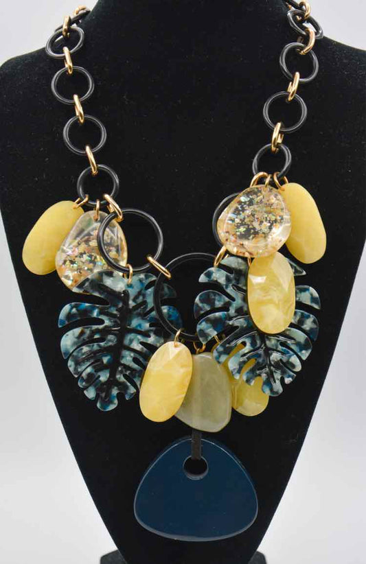 Uterque Acrylic Chunky Necklace