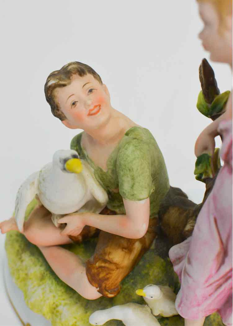 Decor Figurine