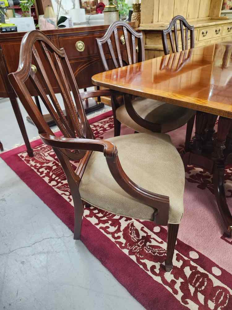 Mahogany Baker Dinning Table w/8 Chairs