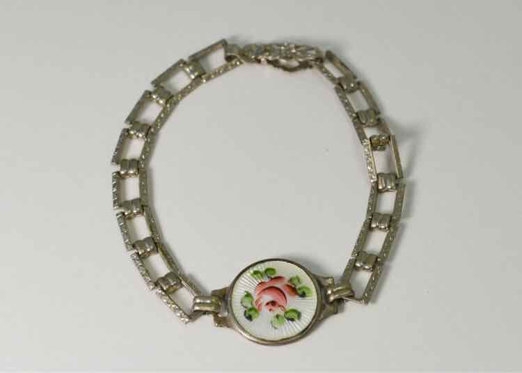 Silvertone, White w/Rose Child's Bracelet
