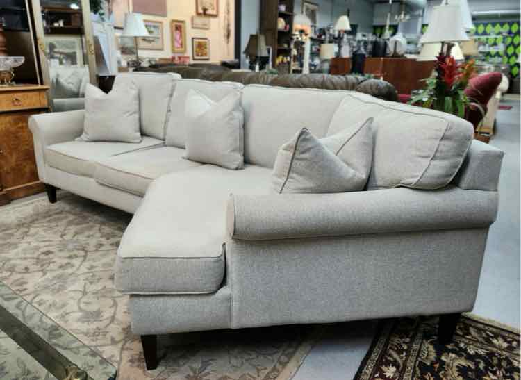 Haverty's 2pc Sectional