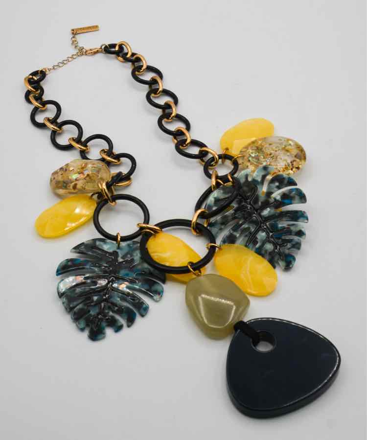 Uterque Acrylic Chunky Necklace