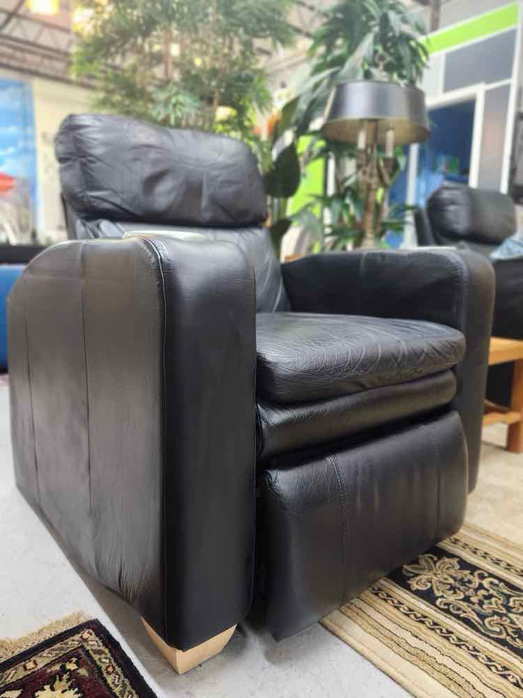 Black Electric Lazy Boy Recliner