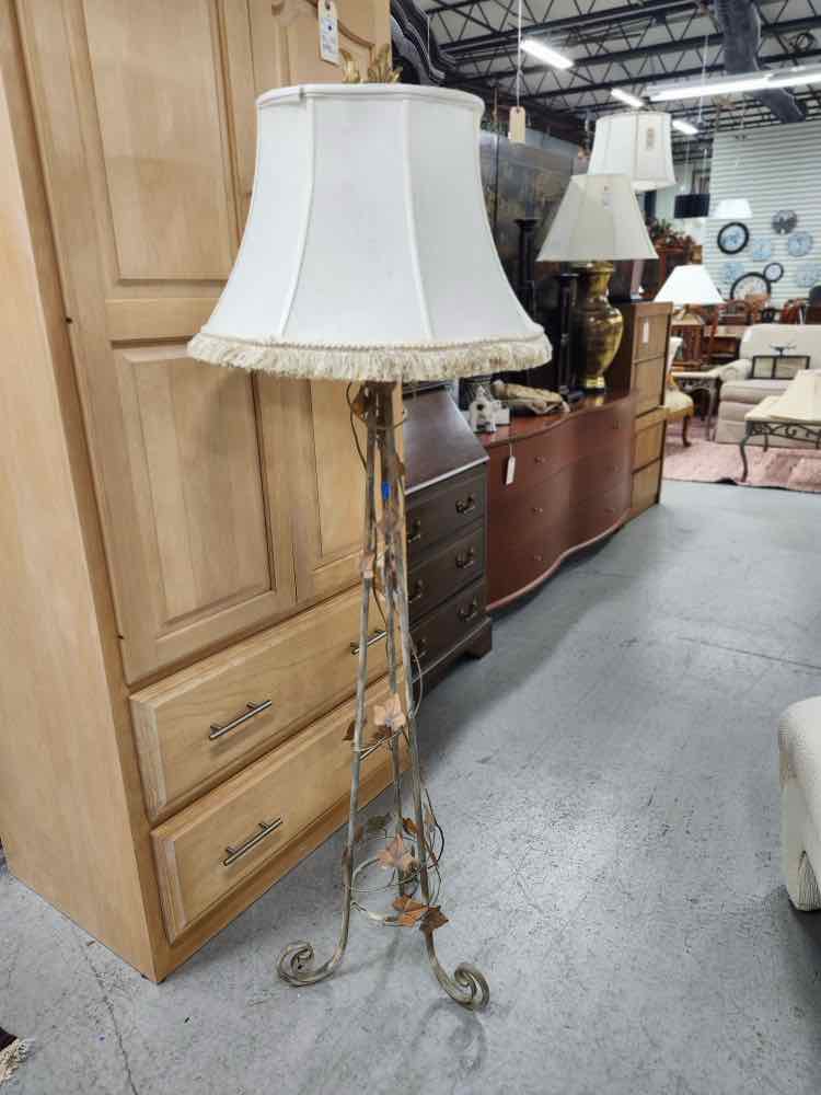 Metal Leaf Floor Lamp