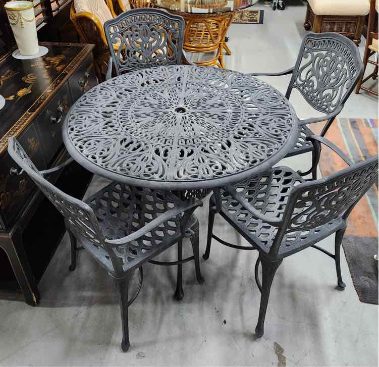 Cast Aluminum Outdoor Dining Set