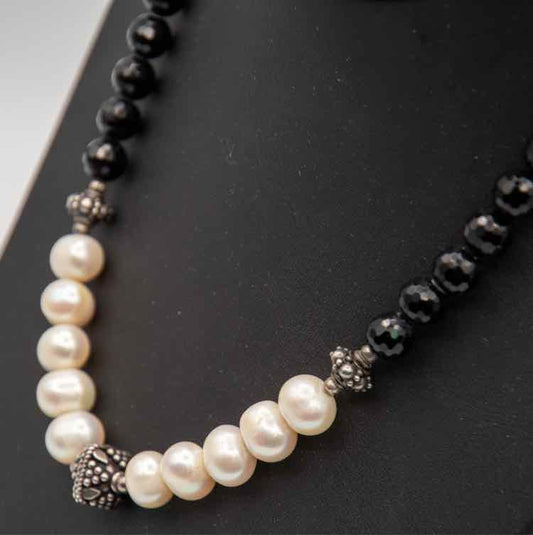 .925 Pearl/Glass Black Bead Necklace