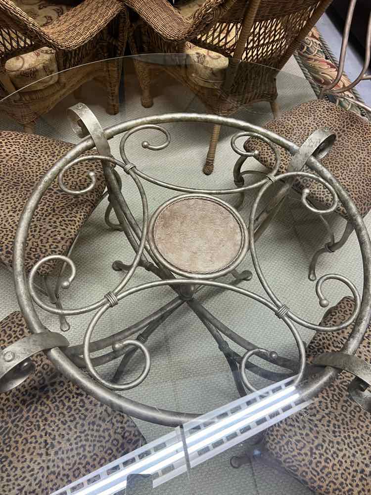 Antique Wrought Iron Round w/4 Leopard Chairs