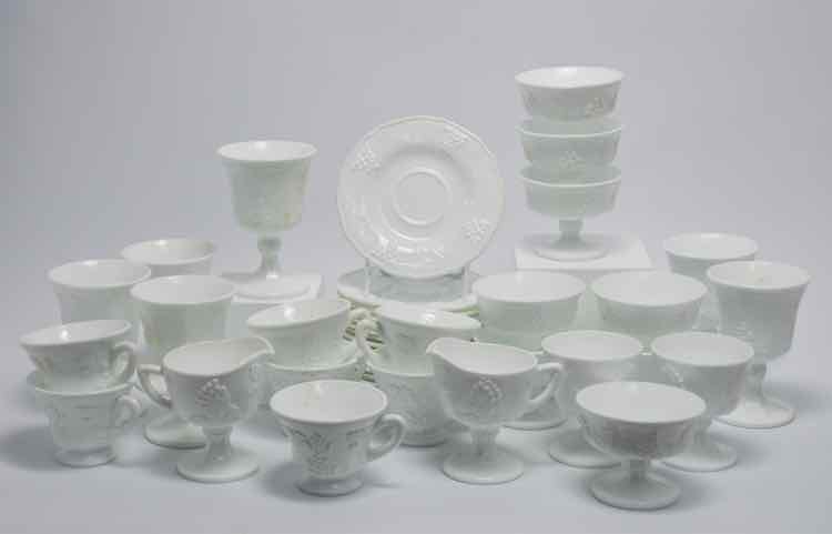 Indiana Milk Glass/37pcs