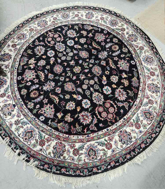 77" Round Black/Red Rug