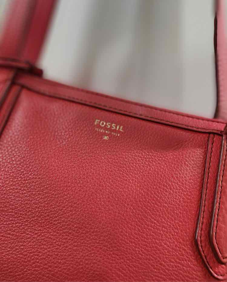 Fossil Sydney Coral Leather Purse