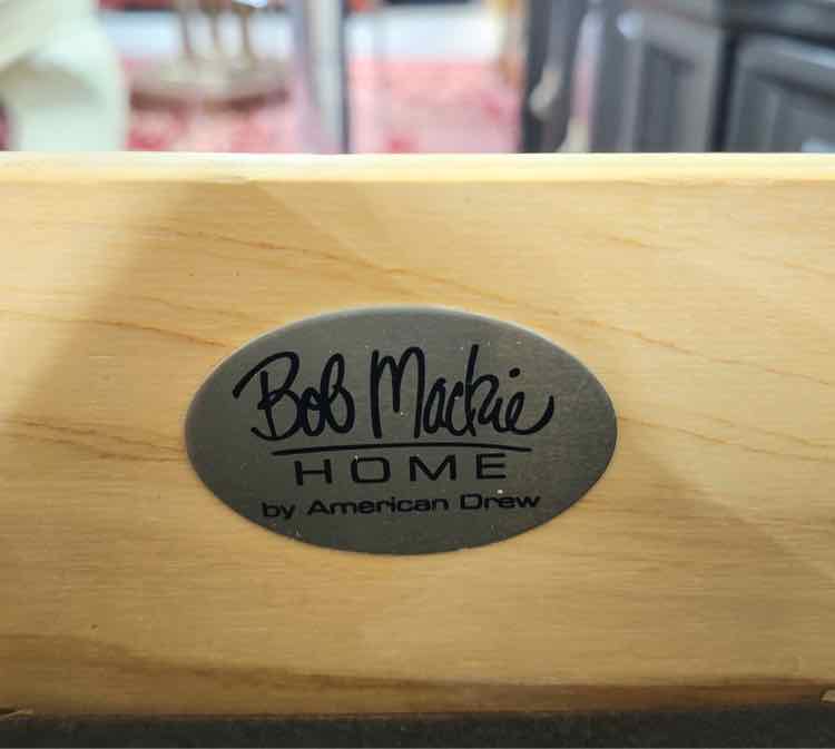 Bob Mackie Server