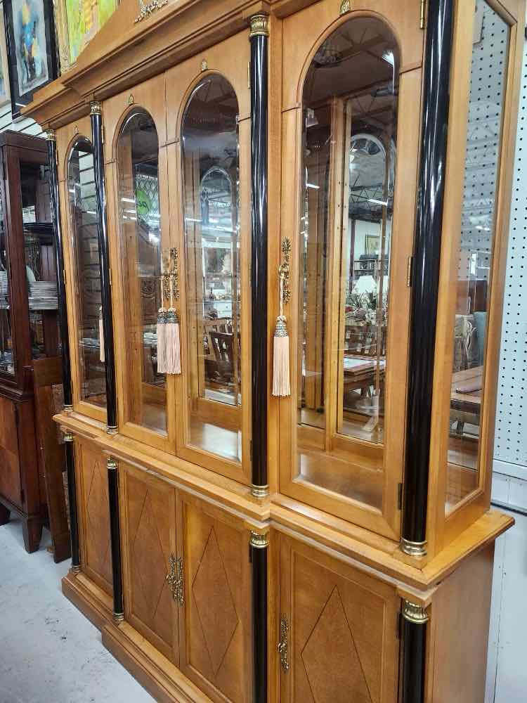 2pc Thomasville Hutch