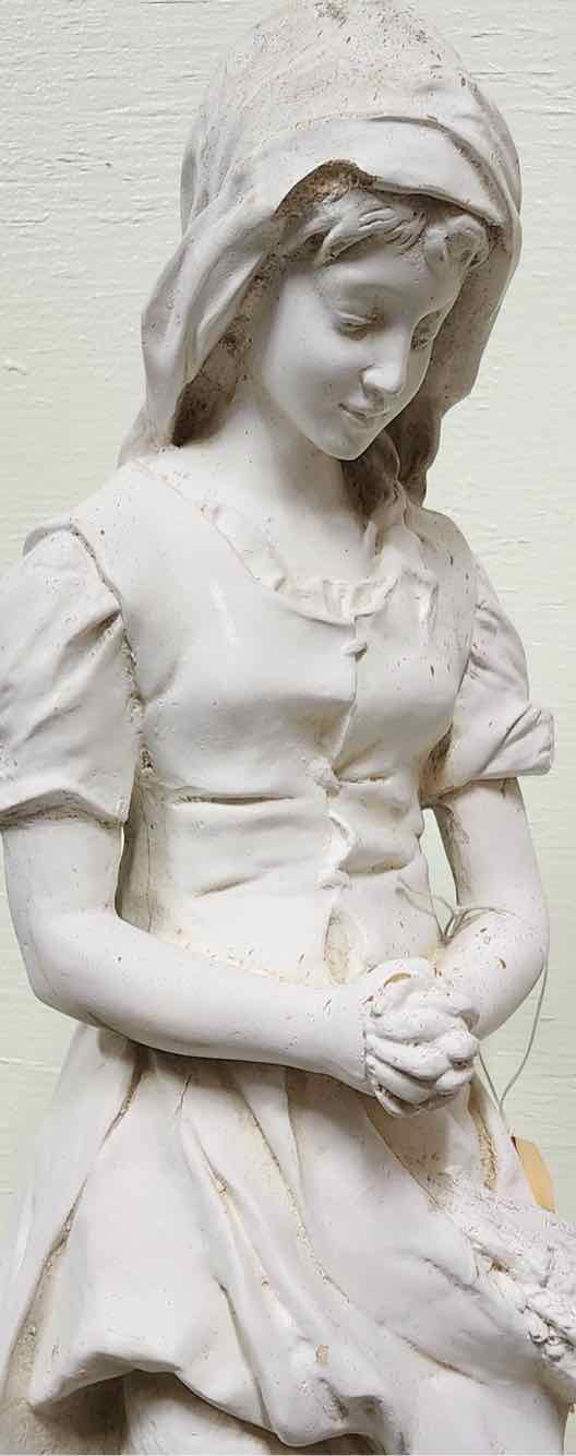 Girl Praying Resin Statue