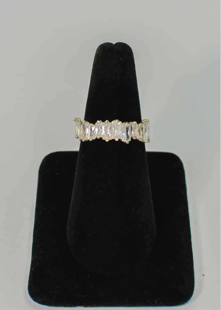 Titanium .925/Clear Stone Ring